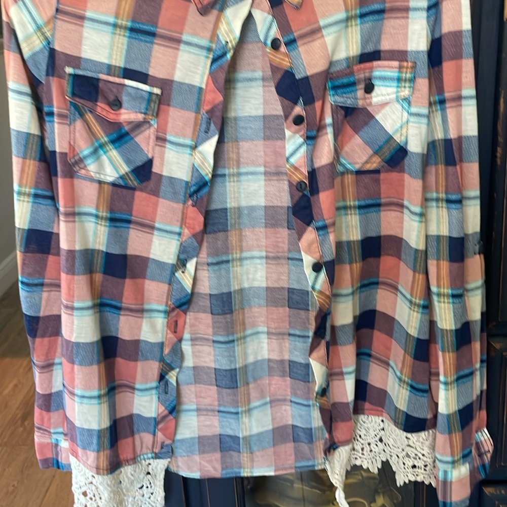 Plaid adorable lightweight long sleeve shirt with lace on bottom.size M shirt - Picture 2 of 3
